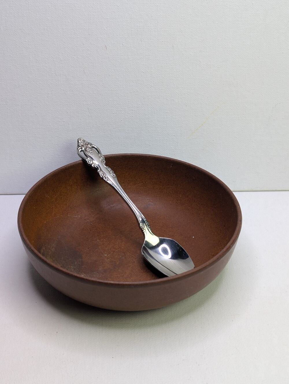 Oneida Michelangelo Grapefruit SpoonStainless & Vintage Ellingers Brown Bowl